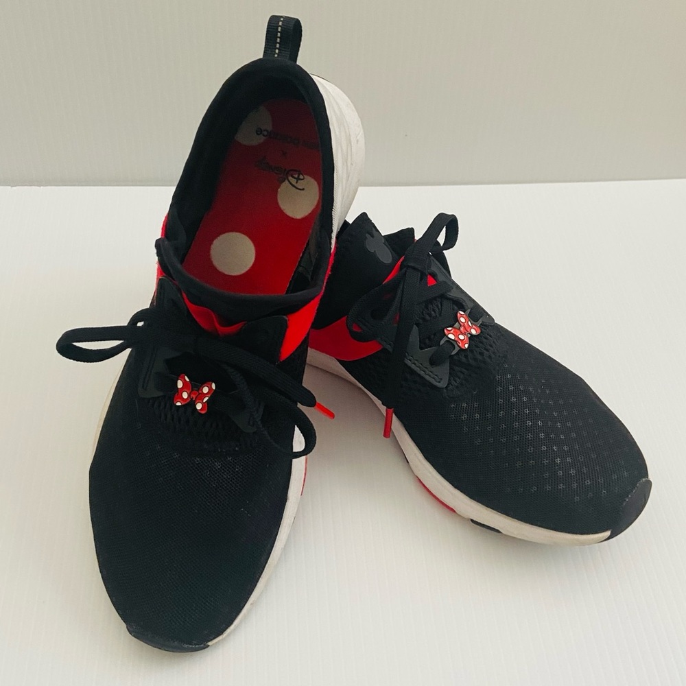 New Balance Disney Minnie Mouse Running Shoes Sz 10.5